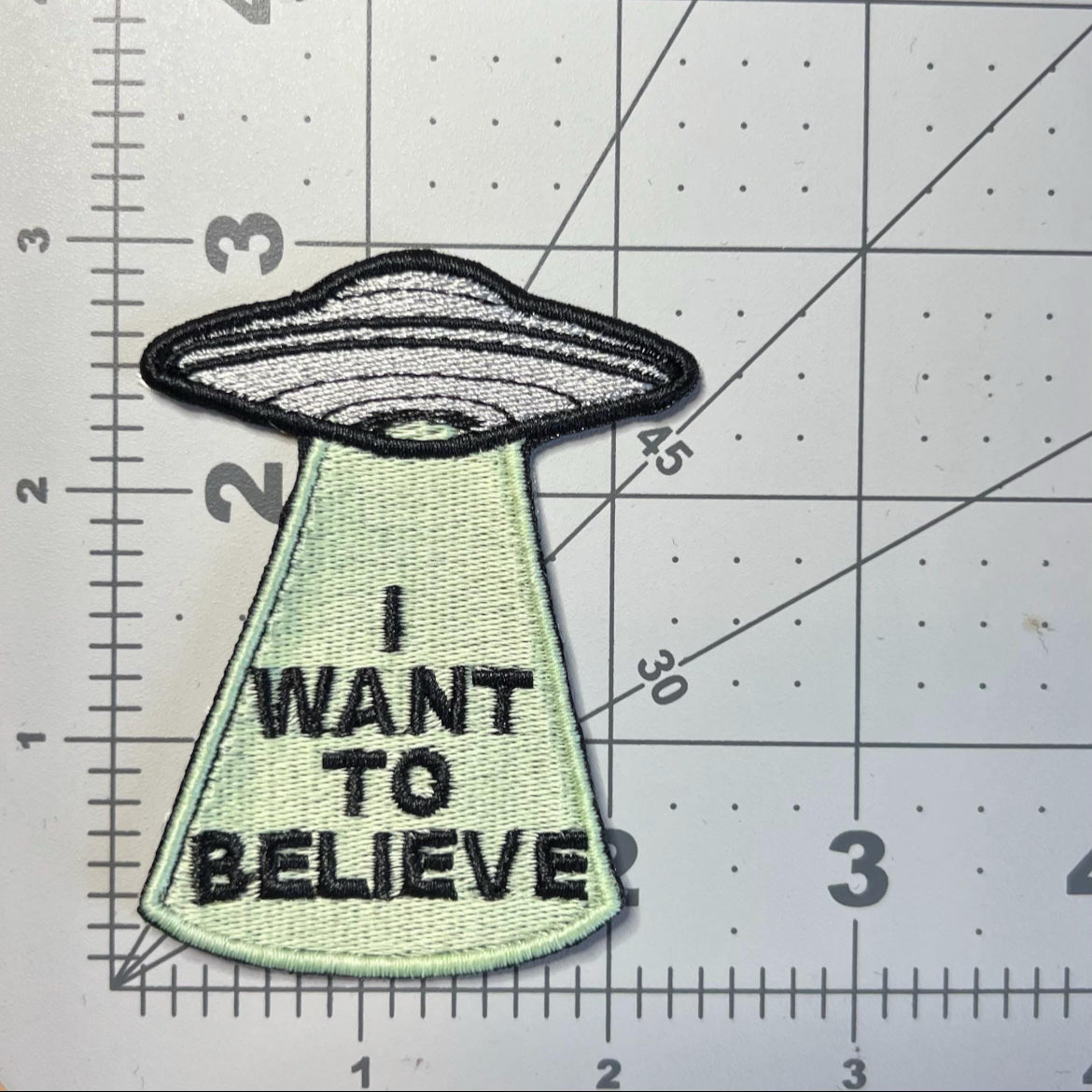 I Want To Believe embroidered patch • ufo • X-Files • GLOW in the dark • iron on patch • sew on patch
